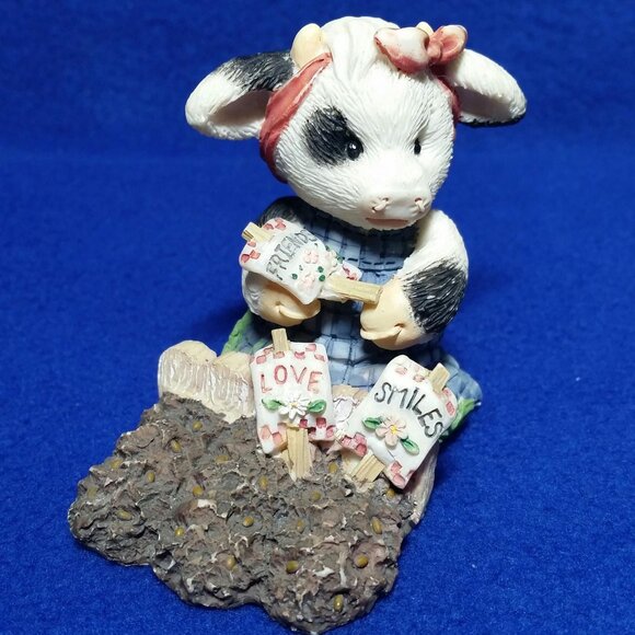 Mary's Moo Moos Sowing The Seeds Of Friendship Figurine 207004 Cow In Garden - Picture 2 of 10